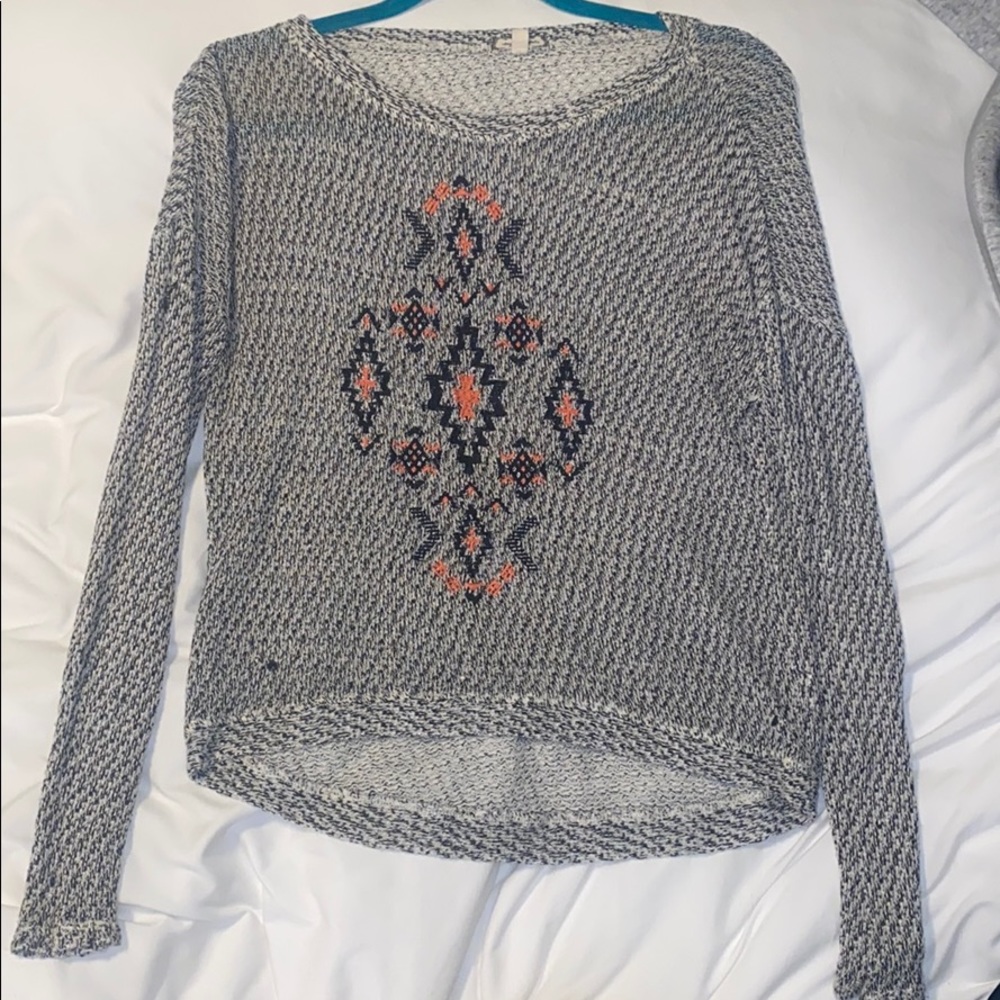 Black/gray sweater